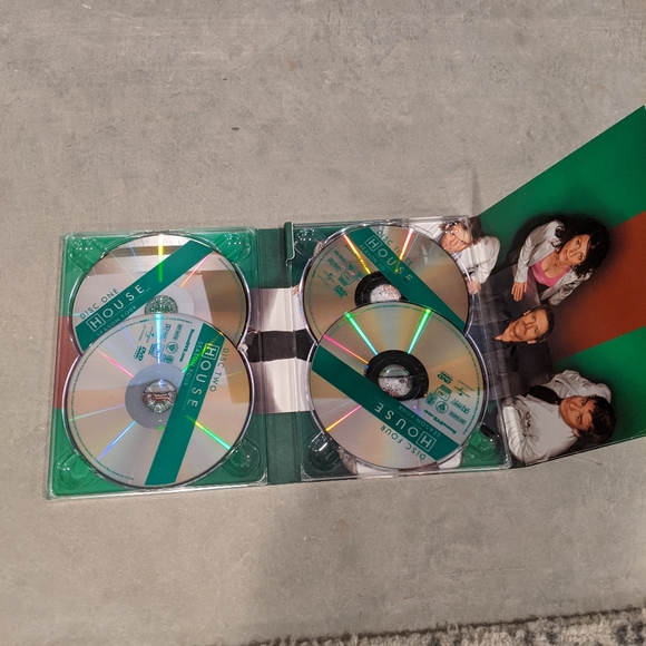 House Season1-4 DVDs - Picture 5 of 5